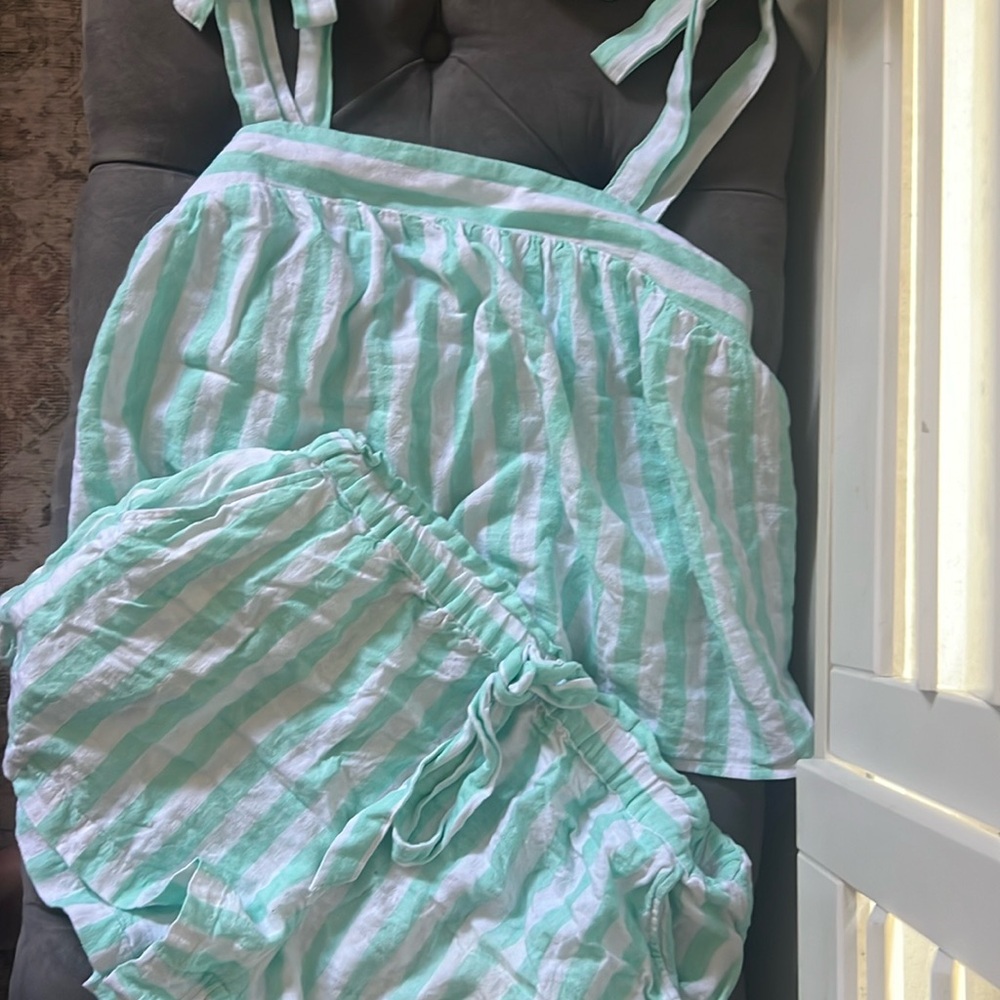 Stoney clover target set, worn once